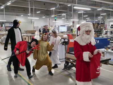 Orszak �w. Miko�aja - zak�ad produkcyjny ABM