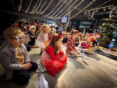 Dzieci podczas miko�ajek w ABM