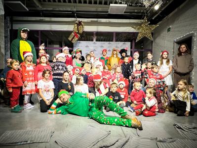 Pami�tkowe zdj�cie z Miko�ajek ABM 2025